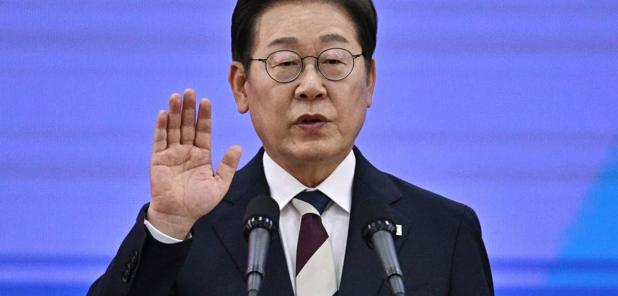 South Korea's newly elected president Lee Jae Myung takes takes the oath of office during his inauguration at the National Assembly. (Anthony Wallace/AFP/dpa) (Photo: Anthony Wallace)