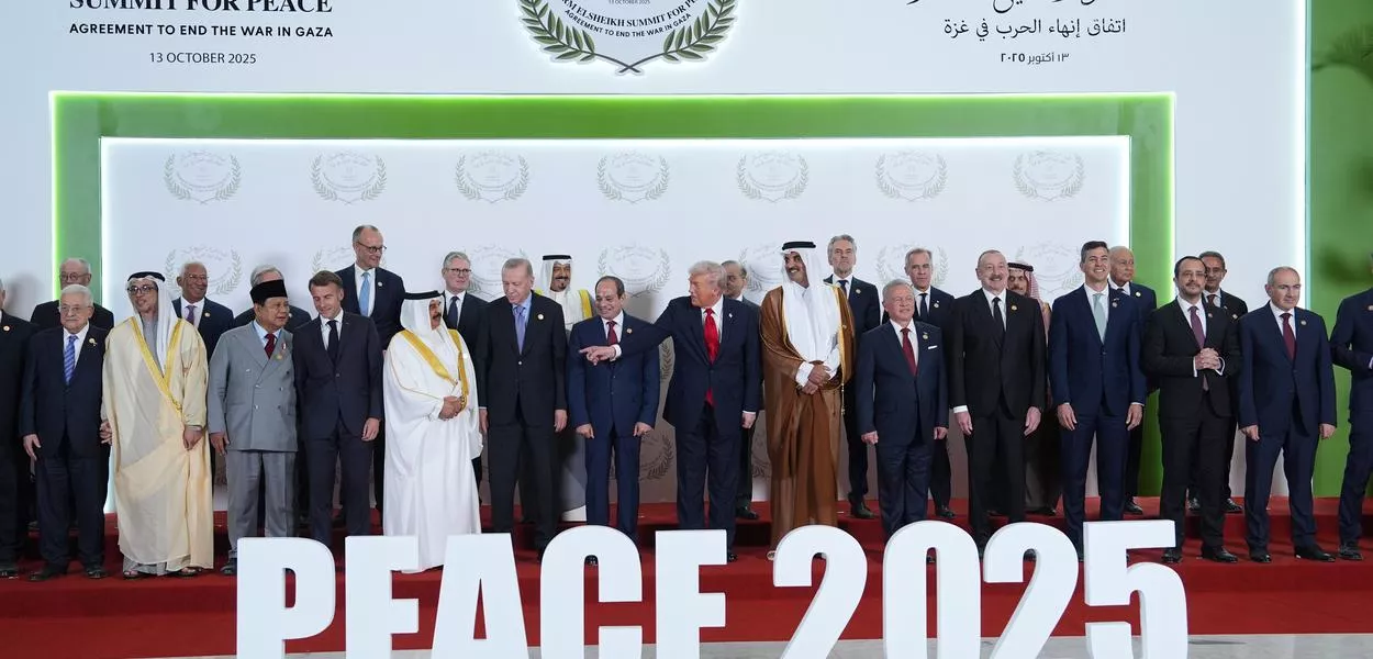 President Donald Trump and other leaders gather for a family photo during a summit to support ending the more than two-year Israel-Hamas war in Gaza after a breakthrough ceasefire deal, Monday, Oct. 13, 2025, in Sharm El Sheikh, Egypt. (AP Photo/Evan Vucci, Pool) (Photo: Evan Vucci)