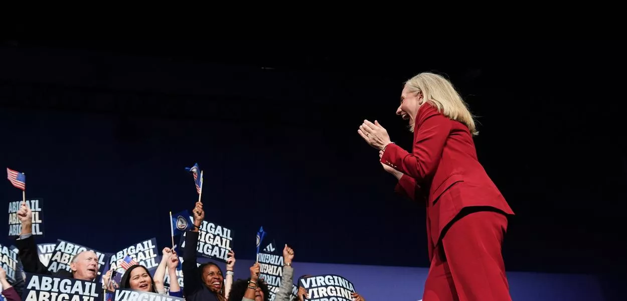 Democrat Abigail Spanberger walks out on stage after she was declared the winner of the Virginia governor's race during an election night watch party in Richmond, Virginia. (Photo: AP Photo/Stephanie Scarbrough)