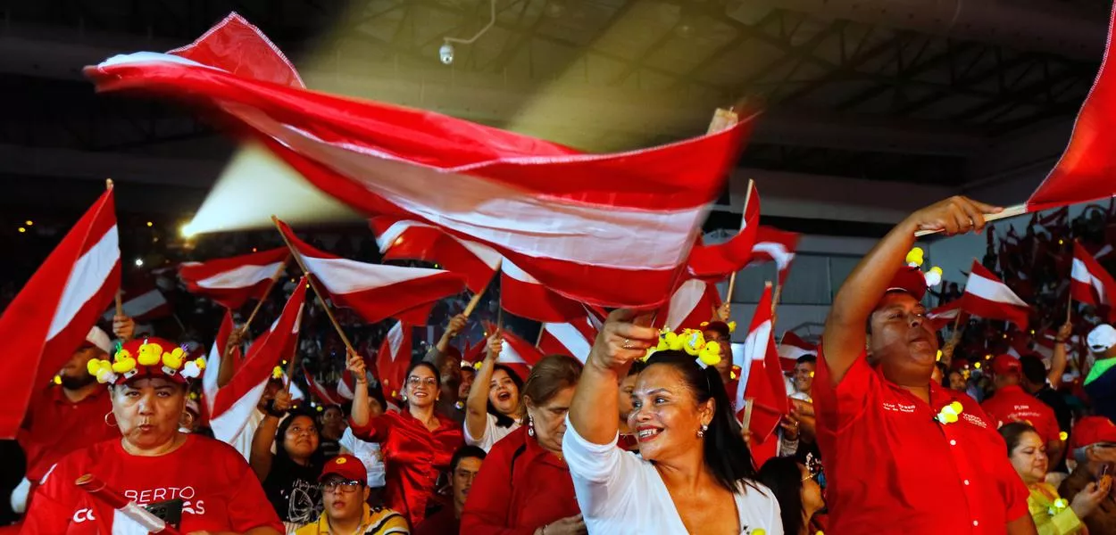 Supporters of the Liberal Party cheer for presidential candidate Salvador Nasralla during his campaign's closing event in San Pedro Sula, Honduras, Sunday, Nov. 23, 2025.  (Photo: AP Photo/Delmer Martinez)
