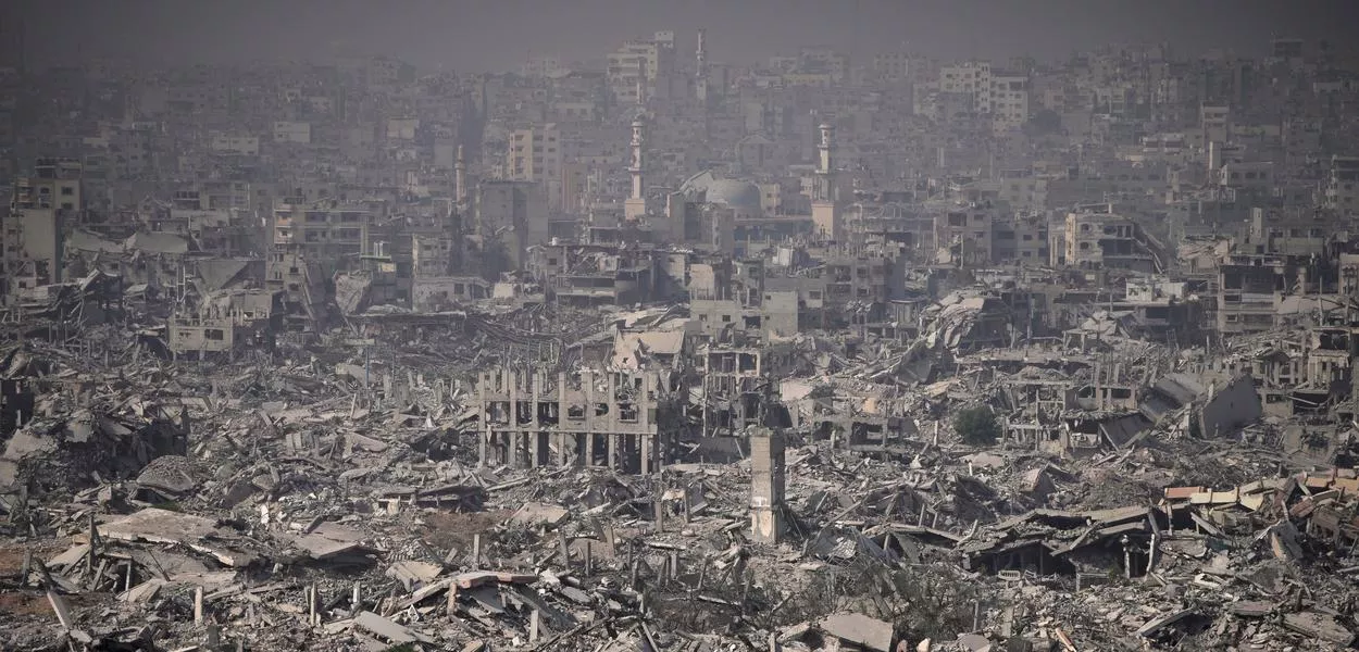 The destroyed Shijaiya neighborhood of Gaza City. International journalists are still denied access to the Gaza strip. (Photo: AP Photo/Ohad Zwigenberg, File)