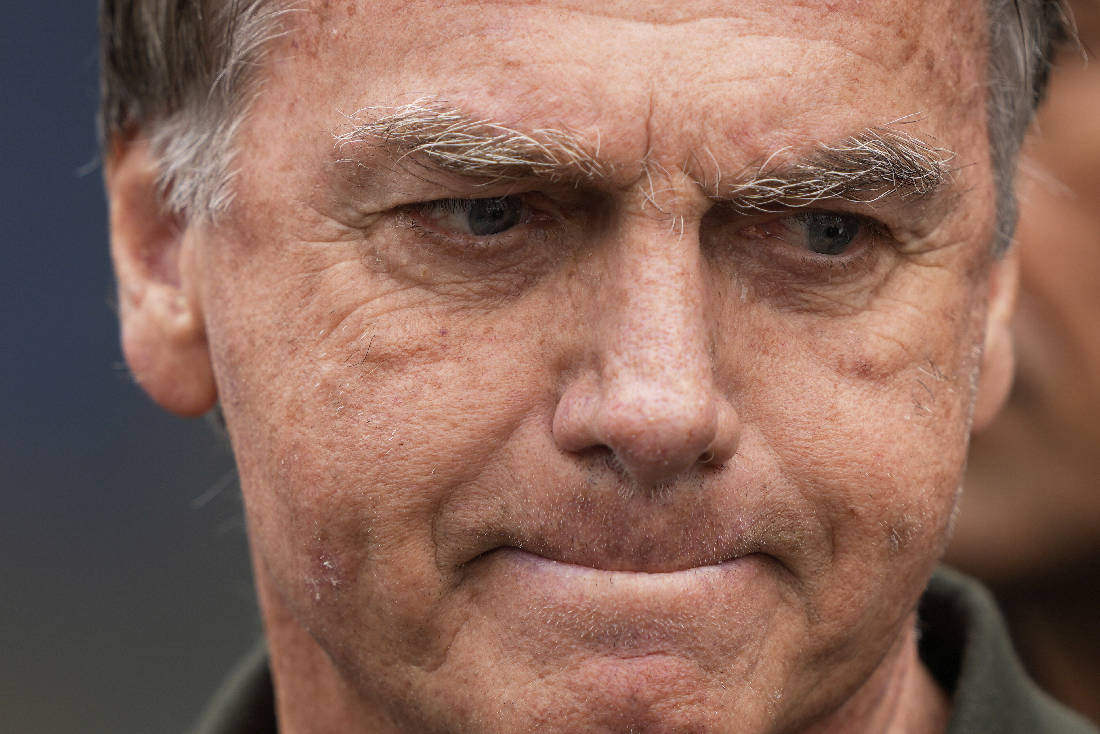 Jair Bolsonaro verlässt ein Krankenhaus
